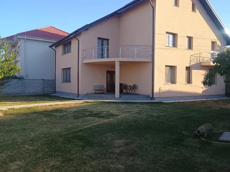 Casă cu 5 camere cu Teren 460 Mp în Central