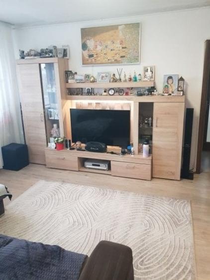 Apartament cu 2 camere semidecomandat, mobilat în Berceni — fotografia 1