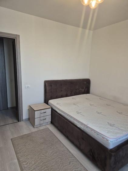 Apartament cu 2 camere semidecomandat, mobilat în 1 Mai
