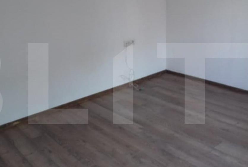 Spațiu comercial, de 13 mp, în Central