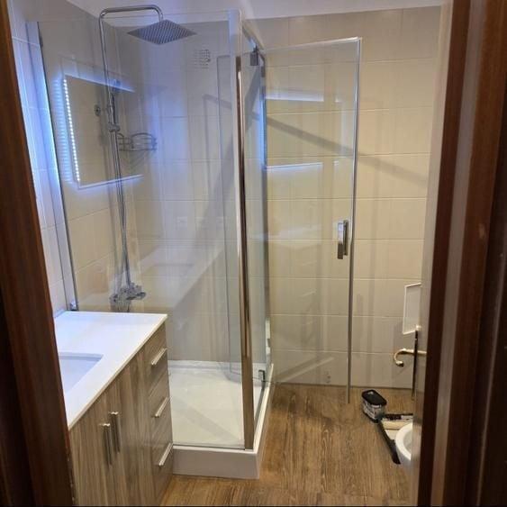 Apartament cu 3 camere decomandat, mobilat în Primăverii