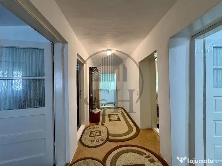 Casă cu 7 camere cu Teren 1190 Mp în Sud
