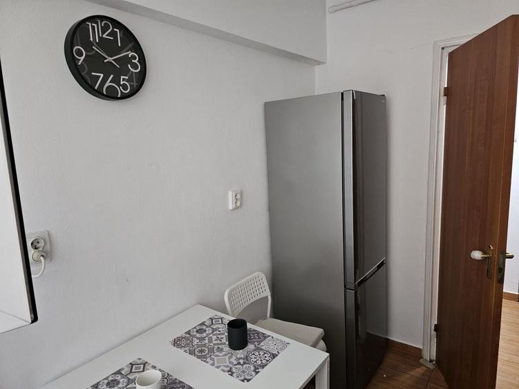 Apartament cu 2 camere decomandat în Titan