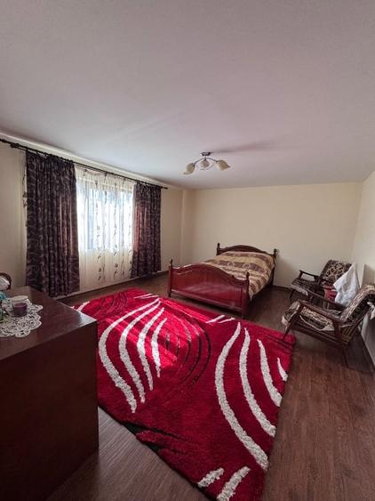 Casă individuală cu 5 camere cu Teren 2000 Mp în Câlnic