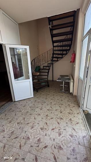 Spațiu comercial, de 100 mp, în Central