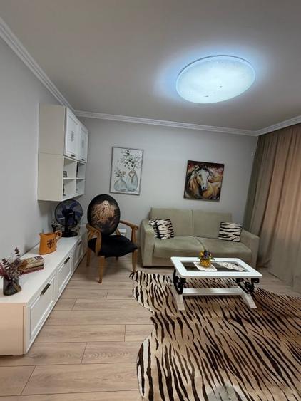Apartament cu 2 camere decomandat, mobilat în Central