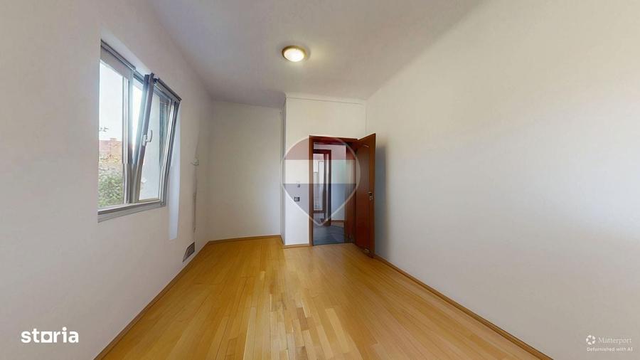 Apartament cu 2 camere în 13 Decembrie