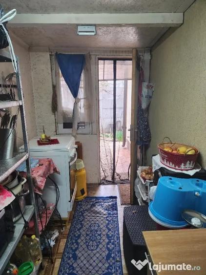 Casă cu 3 camere cu Teren 250 Mp în Central