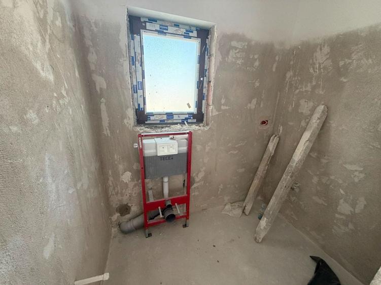 Duplex cu 4 camere cu Canalizare în Central