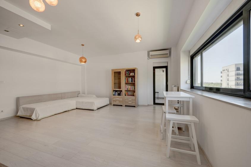 Apartament cu 3 camere decomandat în Băneasa
