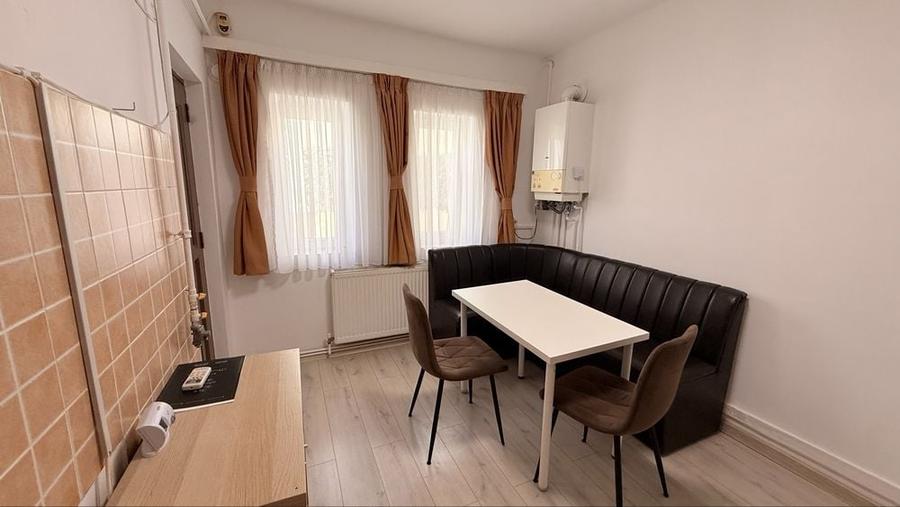 Apartament cu 2 camere decomandat în Vitan