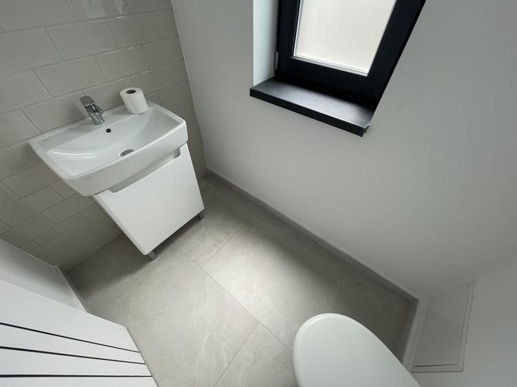 Duplex cu 5 camere cu Canalizare în Mehala