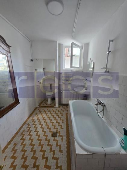 Casă individuală cu 4 camere cu Canalizare în Ultracentral