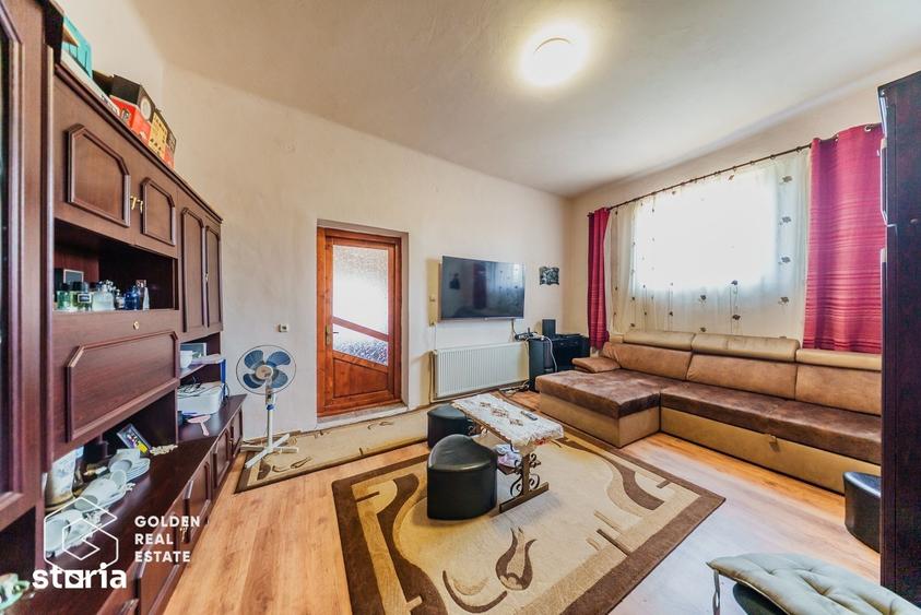 Casă cu 3 camere cu Teren 1778 Mp în Central