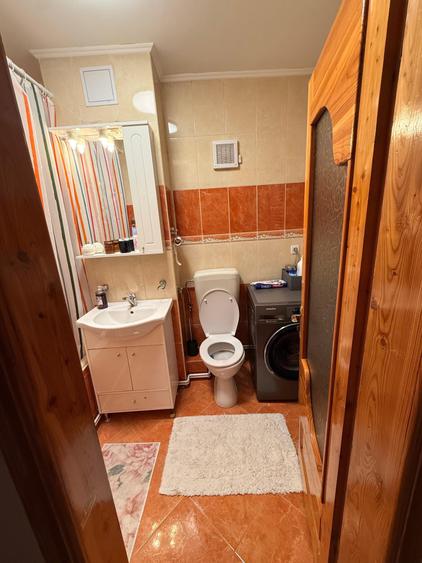 Apartament cu 3 camere decomandat în Coman