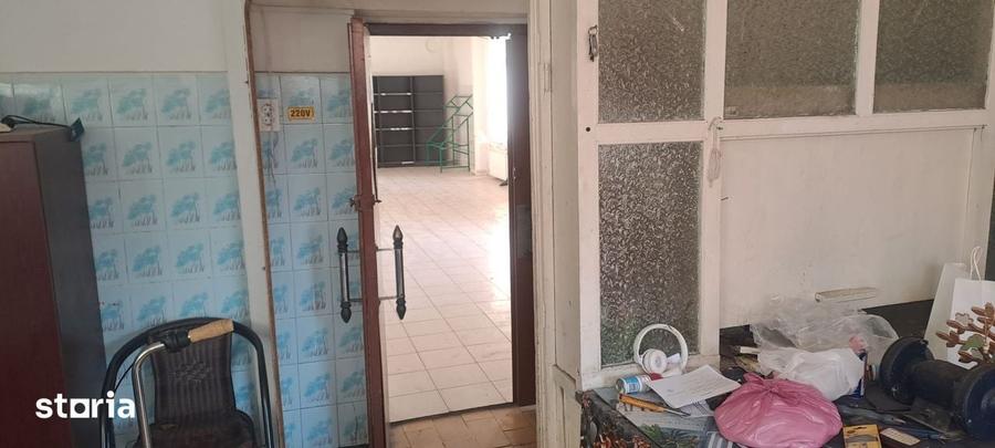 Spațiu comercial, de 120 mp, în CET