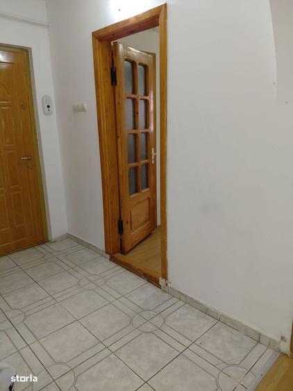 Apartament cu 2 camere decomandat în Broșteni