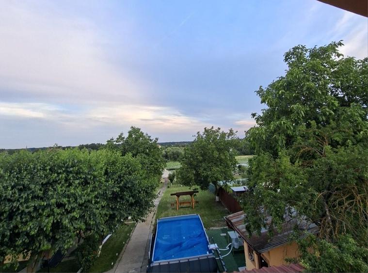 Casă cu 4 camere în Exterior Vest