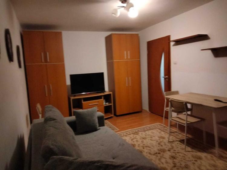 Garsonieră decomandată în Dorobanților