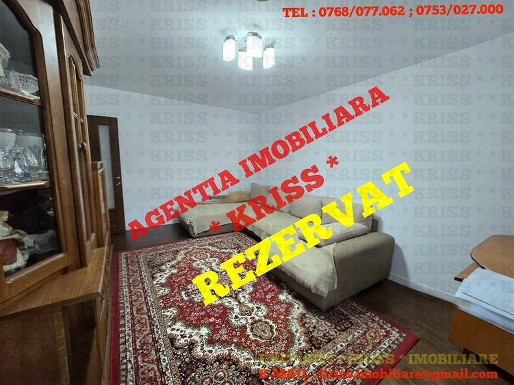 Apartament cu 3 camere decomandat în Bere