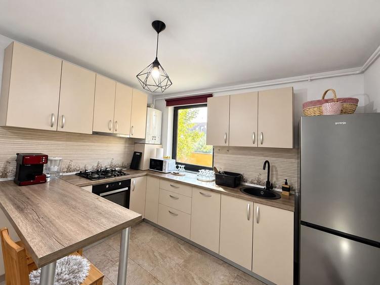 Apartament cu 2 camere semidecomandat, mobilat în Braytim