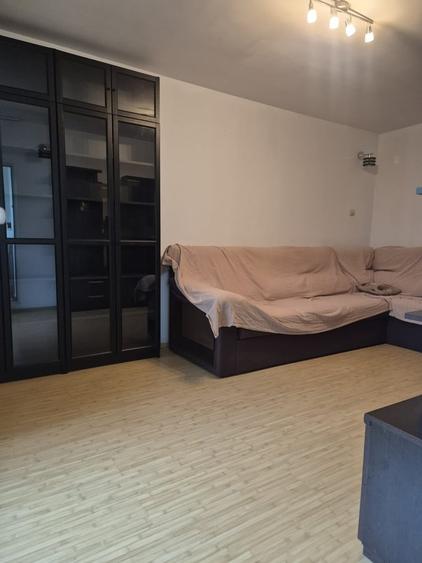 Apartament cu 3 camere decomandat în Ștefan cel Mare