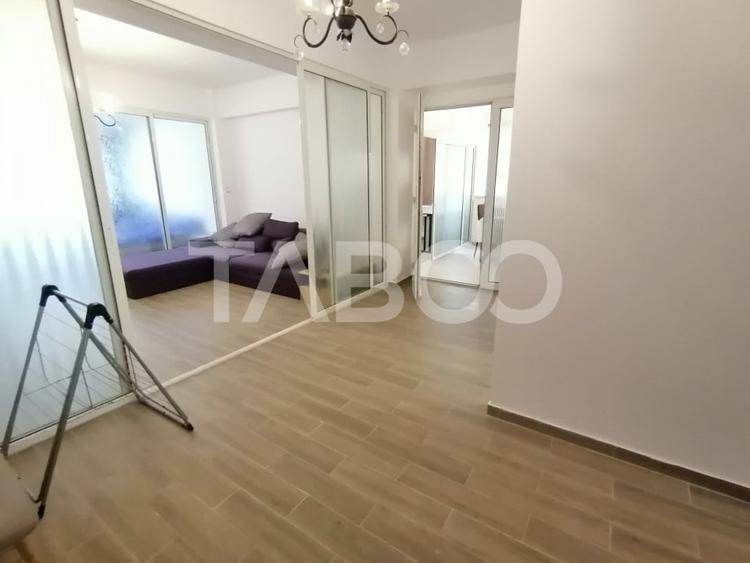 Apartament cu 3 camere semidecomandat, mobilat în Ștrand