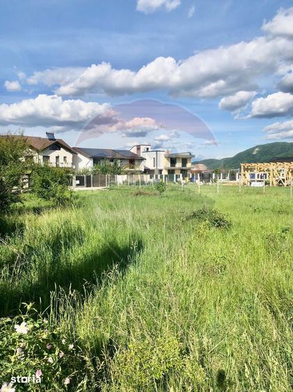Teren de 1000 mp, în Cristian