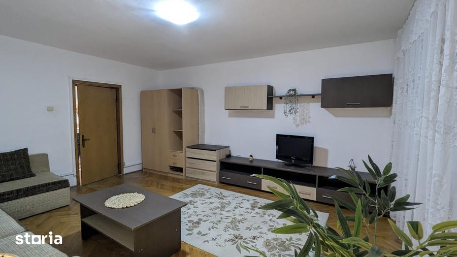 Apartament cu 3 camere decomandat în Nerva Traian