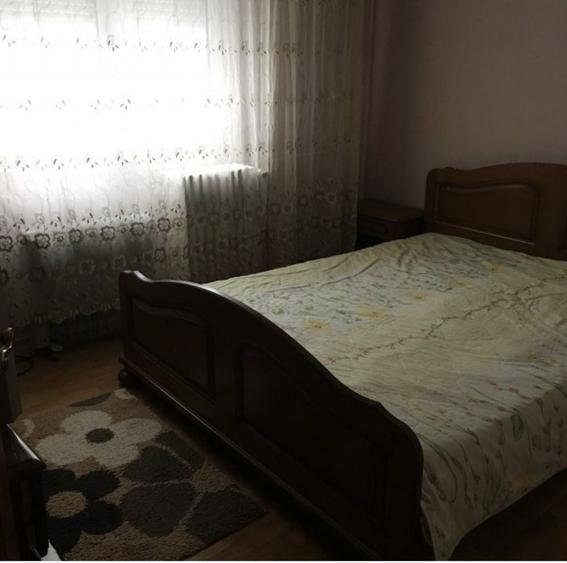 Apartament cu 2 camere semidecomandat în Letea Veche