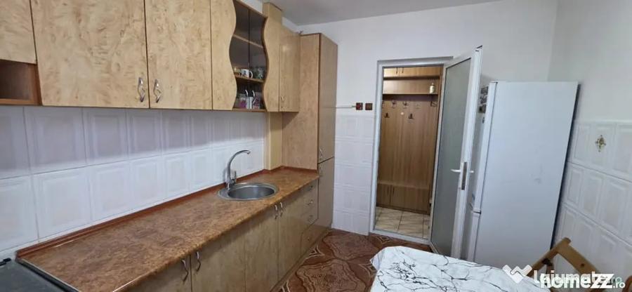 Apartament cu 2 camere semidecomandat în Păcii