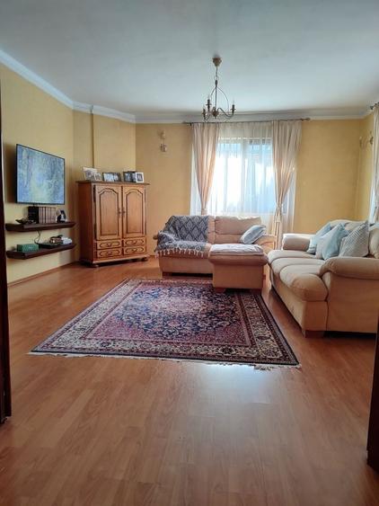 Casă cu 4 camere cu Teren 220 Mp în Ultracentral
