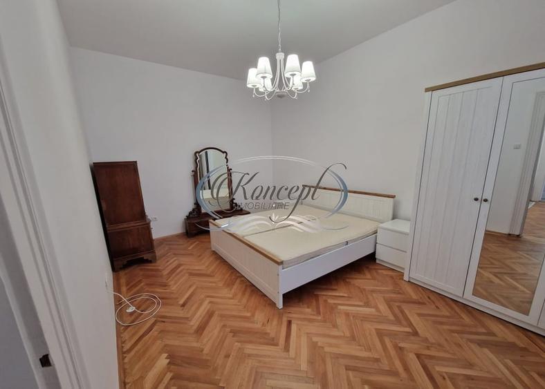 Apartament cu 3 camere semidecomandat, mobilat în Central
