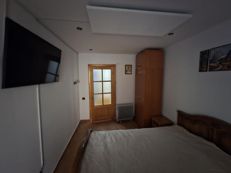 Apartament cu 3 camere semidecomandat în Poiana Brașov