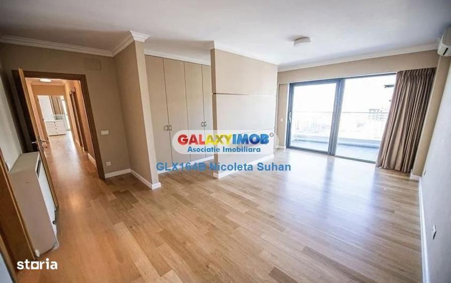Apartament cu 5 camere în Pipera