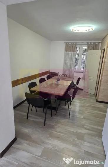 Casă cu 8 camere cu Teren 400 Mp în Zamora