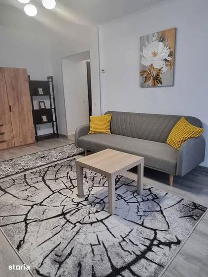 Apartament cu 2 camere, mobilat în Romană — fotografia 1