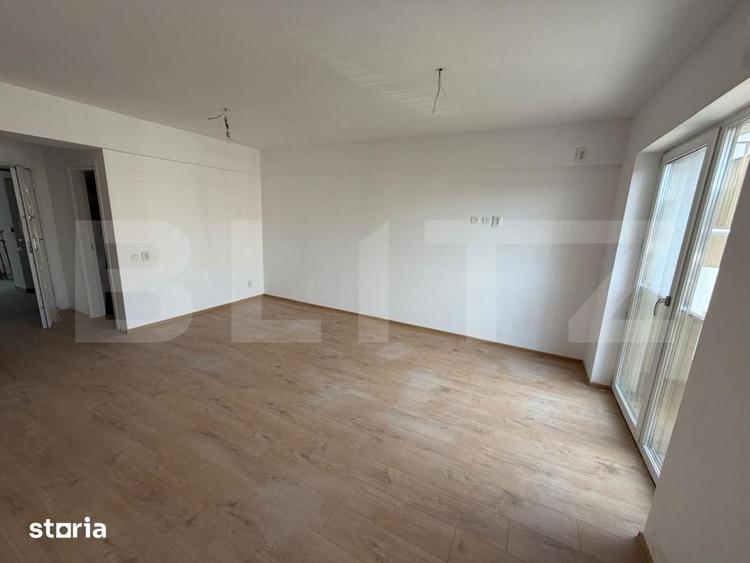 Apartament cu 3 camere în Craiovița Nouă