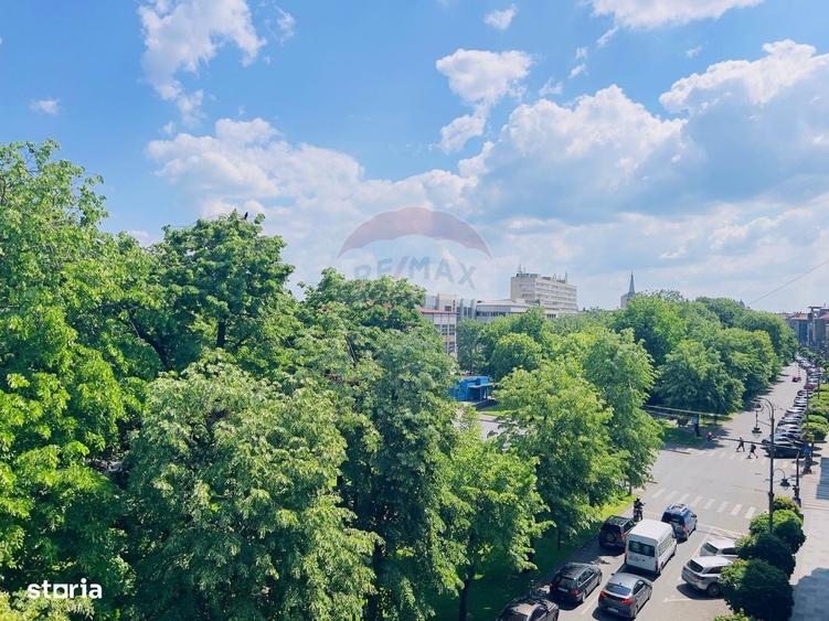 Apartament cu 3 camere semidecomandat în Central
