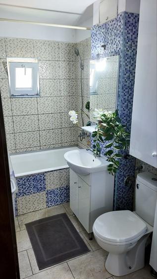 Apartament cu 4 camere decomandat în Central