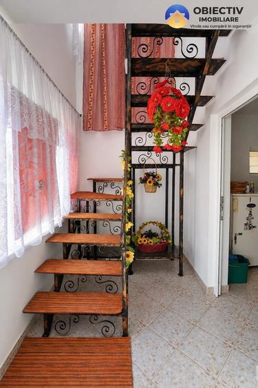Casă cu 7 camere cu Teren 538 Mp în Ultracentral