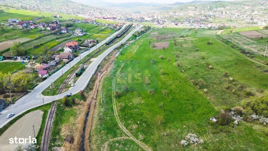 Teren de 11400 mp, în Central