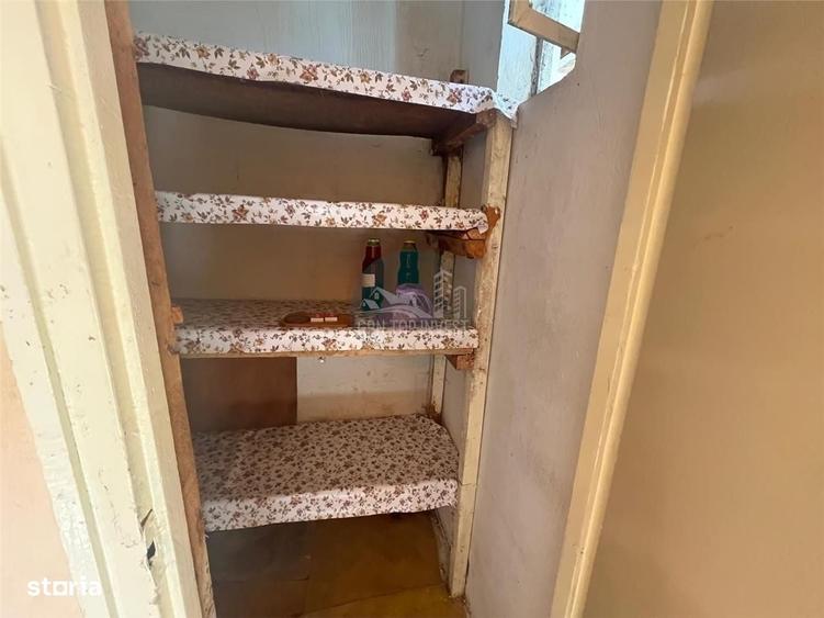 Apartament 2 camere decomandat balcon pivnita zona Vasile Aaron - 4