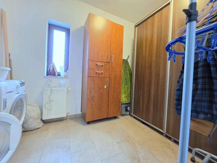 Casă individuală cu 4 camere cu Garaj în Lacul Morii