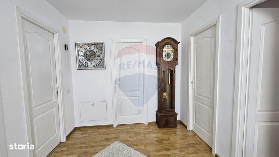 Casă cu 4 camere în Central