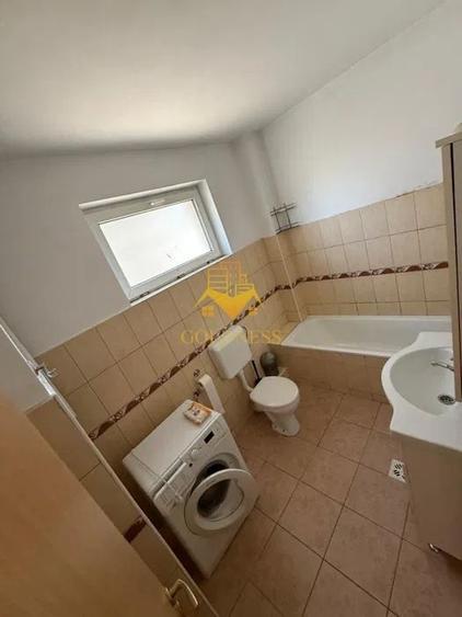 Apartament cu 3 camere semidecomandat, mobilat în Dâmbul Rotund