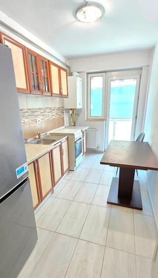 Apartament cu 2 camere decomandat, mobilat în Galata