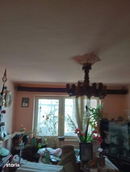 Apartament 3 camere, 60 mp, zona Bals - 1