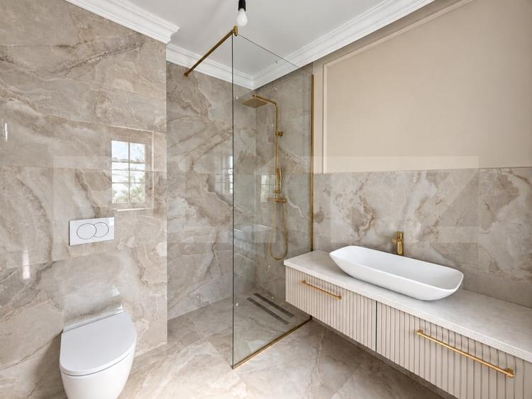 Duplex cu 6 camere cu Canalizare în Bucovina