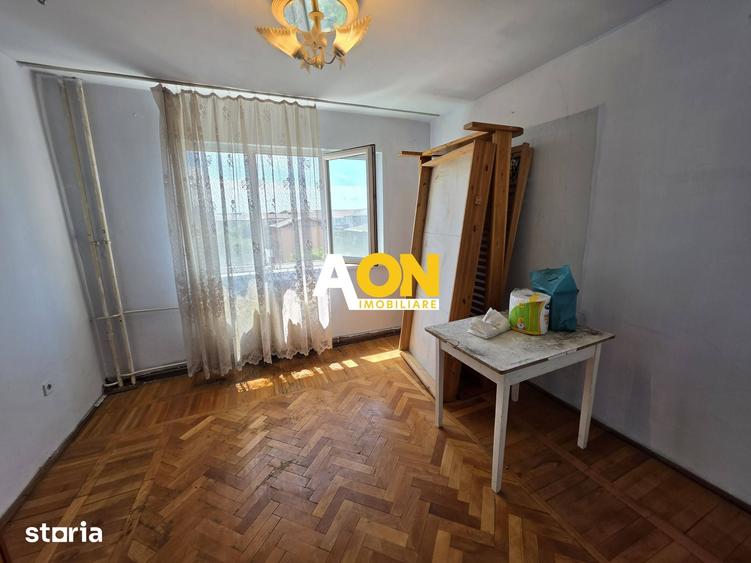 Apartament cu 3 camere decomandat în Cetate